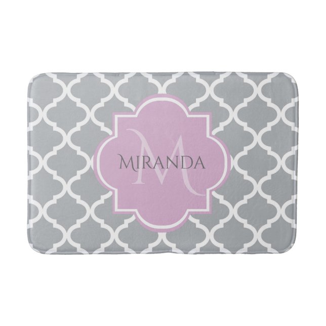 Monogramm und Name der Girly Gray Quatrefolie Badematte (Vorderseite)