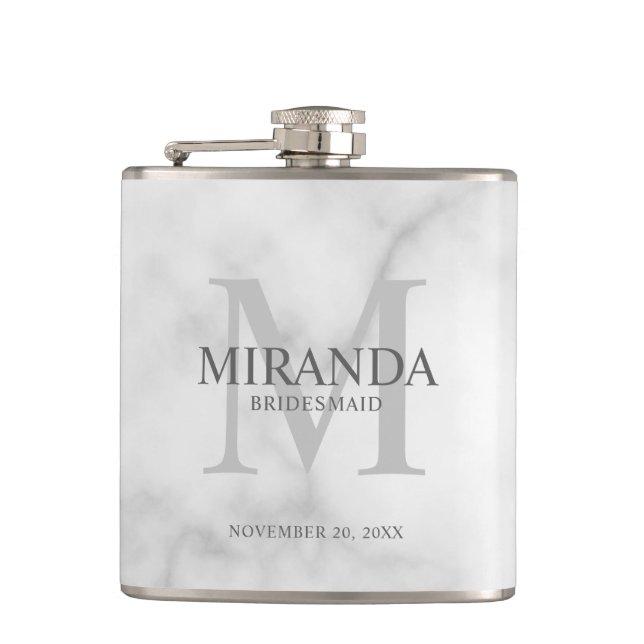 Monogramm und Name der personalisierten Bridesmaid Flachmann (Vorderseite)