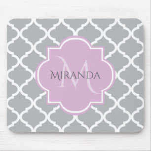 Monogramm und Name des Girly Grey Quatrefolie Lave Mousepad