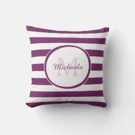 Monogramm und Name moderner dicker Streifen Lila Kissen