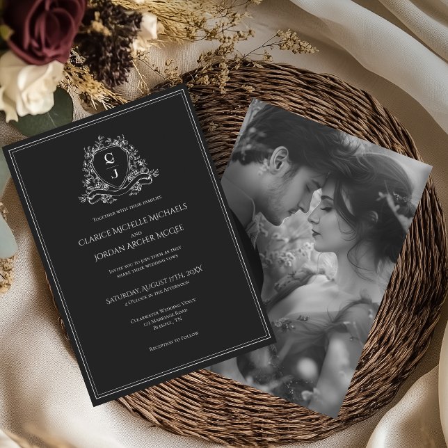 Monogramm Wappen Schwarz-Weiß-Foto Hochzeit Einladung (Von Creator hochgeladen)
