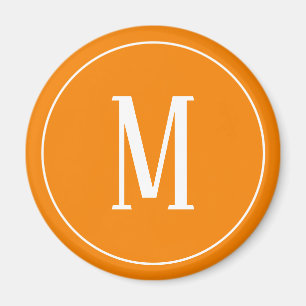 Monogramm Weiß auf orangefarbenem Rundmagnet Magnet
