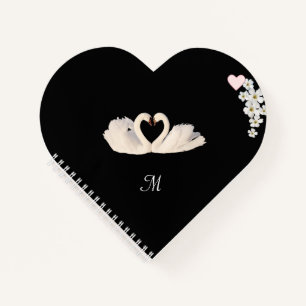 Monogramm Weiße Blumen und Schwäne auf Schwarz Notizbuch