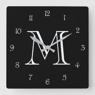 Monogramm weiße Skriptnummern auf Schwarz-Weiß Quadratische Wanduhr