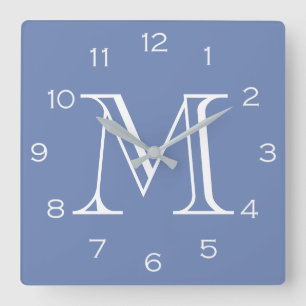 Monogramm weiße Zahlen auf blauem Wccn Quadratische Wanduhr