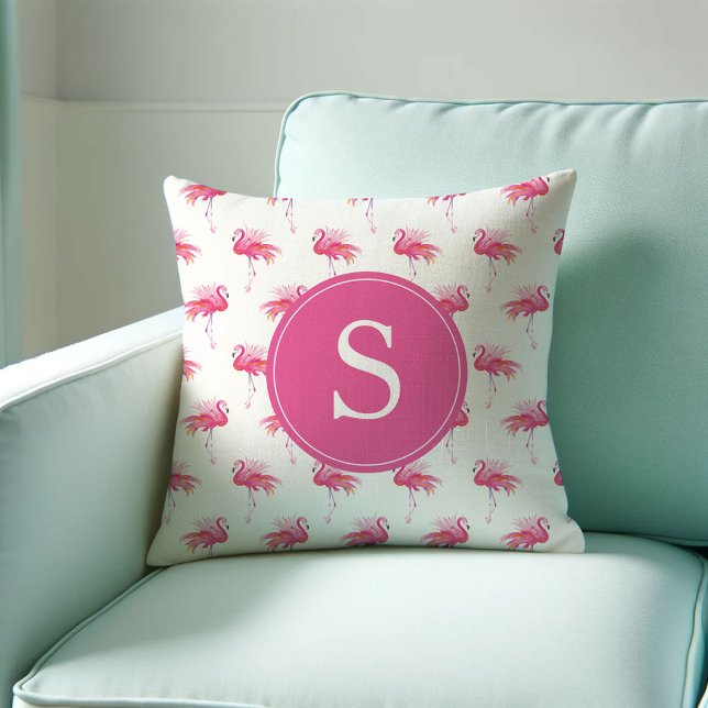 Monogrammatikales tropisches Pink Flamingo Muster Kissen (Personalized gifts for her monogrammed pink flamingo pillow. Watercolor art by Victoria Grigaliunas)