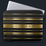 Monogrammatisches Muster aus Gold und schwarzen St Laptopschutzhülle<br><div class="desc">Elegantes goldenes und schwarzes Streifen Muster. Anpassbare Monogramm. Wenn Sie Hilfe bei der Anpassung eines meiner Designs benötigen,  kontaktieren Sie ArtOnWear Designer. Kostenlose Textformatierung mit Live-Hilfe auf Anfrage.</div>