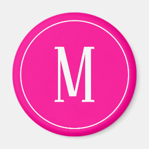 Monogramme blanc sur aimant rond rose chaud