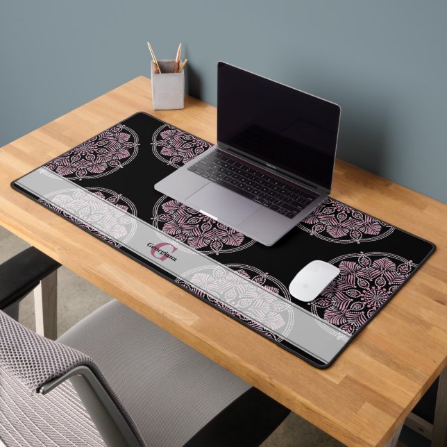 Monogramme Pink Floral Fronds Polka Dot Mandala (Bureau 2)