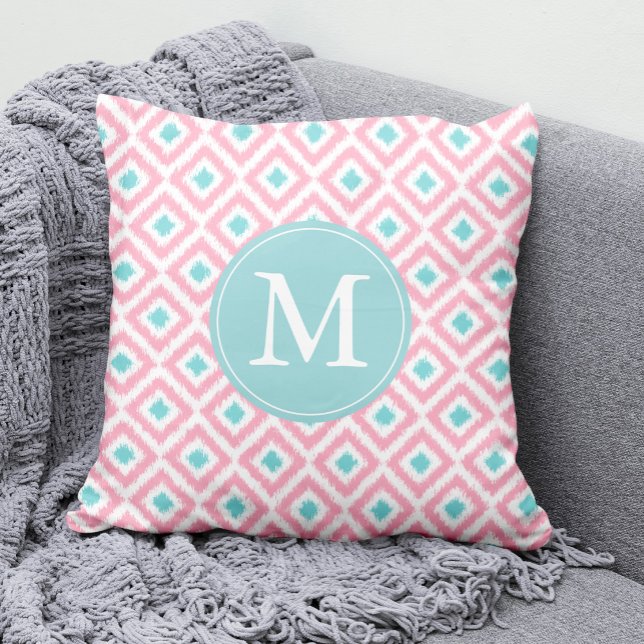 Monogrammed Light Pink Mint Diamonds Ikat Pattern Kissen (Von Creator hochgeladen)