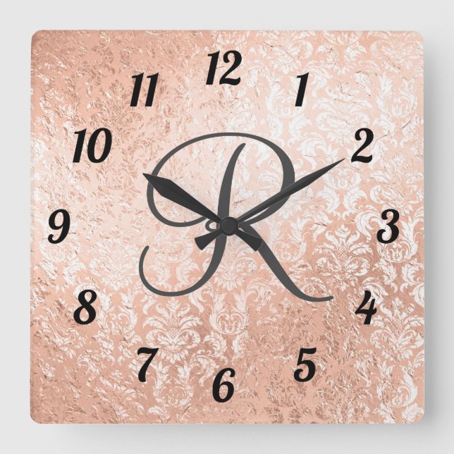 Monogrammed Rose Gold Damask Quadratische Wanduhr (Vorderseite)