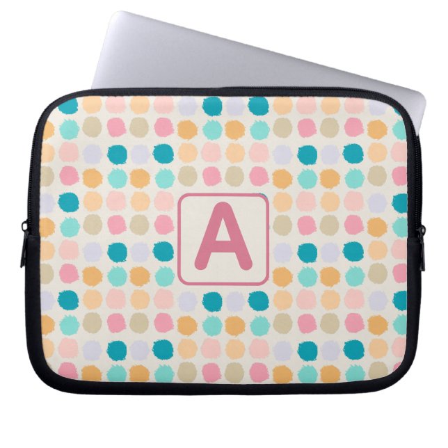 Monogrammierte Pastell-Punkte Laptopschutzhülle (Vorderseite)