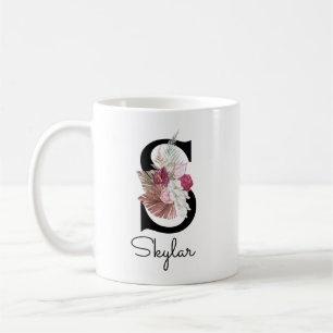 Monogrammierte rosa Boho-Blumeninitiale S Kaffeetasse