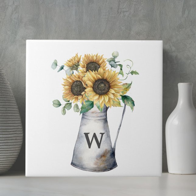 Monogrammierte rustikale Herbst-Sonnenblumen-Vase Fliese (In situ)