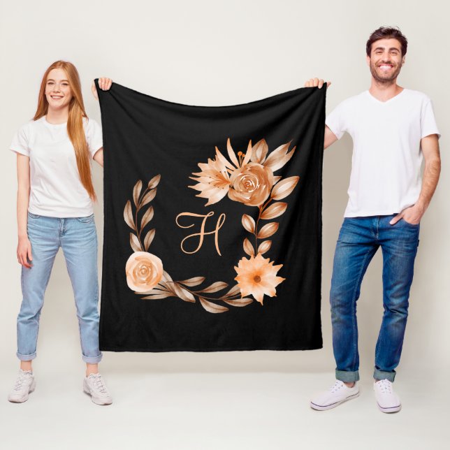 Monogrammierte schwarze und pfirsichfarbene Floral Fleecedecke (Beispiel)