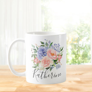 Monogrammierte Wasserfarbe Blau Rosa Frühlingsflor Kaffeetasse