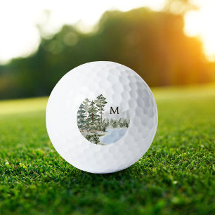 Monogrammierter grüner Kiefernwald und See Golfball
