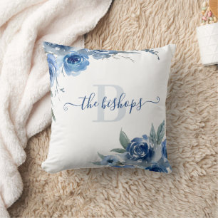 Monogrammiertes Wasserfarben-Blau-Rosen-Kissen Kissen