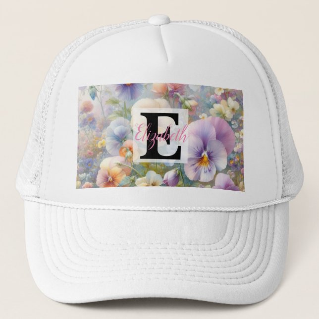 Monogrammname auf Aquarellfarben-Blume in Pastellf Truckerkappe (Vorderseite)