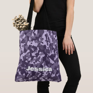 Monogrammname auf Lila Camouflage Tasche