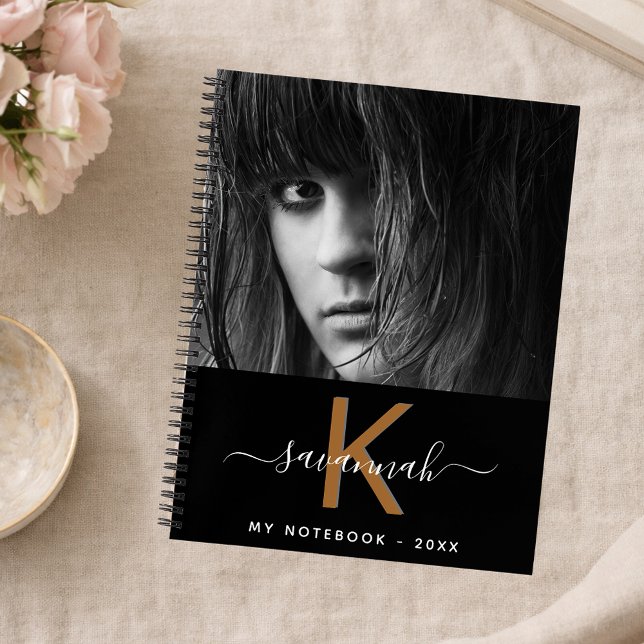 Monogrammschrift für Schwarz-weißes Foto Notizbuch (Von Creator hochgeladen)