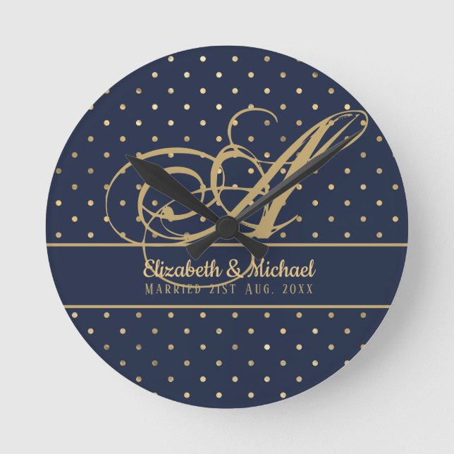 Monorgam Navy Blue Gold Punkt Newlyweds Wedding Runde Wanduhr (Vorderseite)