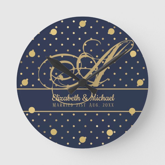 Monorgam Navy Blue Gold Punkt Newlyweds Wedding Runde Wanduhr (Vorderseite)