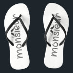 MONSIEUR - Fun Typografy w Mustache Flipflops<br><div class="desc">NewparkLane - Flipflops; mit dem Text 'MONSIEUR' in lustiger Typografie und einem gepflegten Schnurrbart. Gegen ein grau-weiß gestreiftes Muster. Gönnen Sie sich ein Geschenk für ihn, als Geschenk des Vaters, oder für ein Bräutigam für seine Hochzeit in Urlaubsort am Strand! Seine und ihre Versionen verfügbar! Für sie mit Text: MADEMOISELLE,...</div>