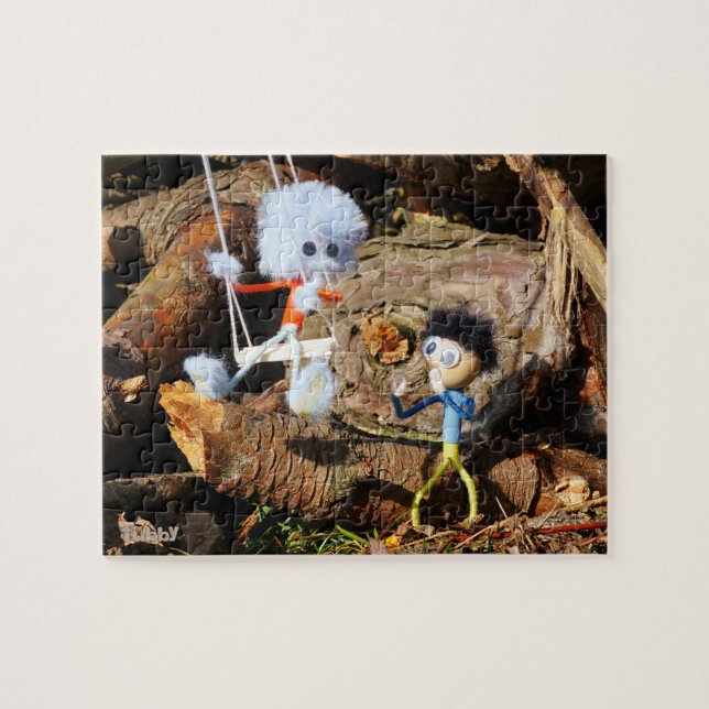 Monster Fubby op schommel. (Horizontal)