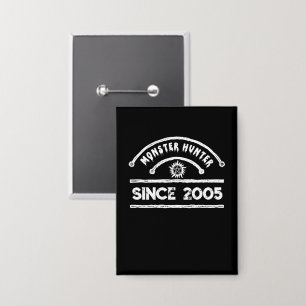 Monster Hunter Sigel Distressed Typografie Button
