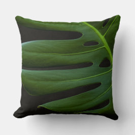 Monstera-Blatt von Nahem und Persönlich Kissen