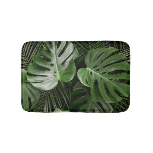 Monstera Blätter, luxuriöse tropische Anordnung. Badematte