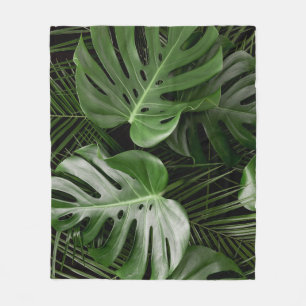 Monstera Blätter, luxuriöse tropische Anordnung. Fleecedecke