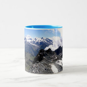 Mont Fort mit Bergen und Gletschern Zweifarbige Tasse