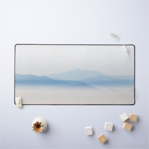 Montagnes au-dessus des nuages
