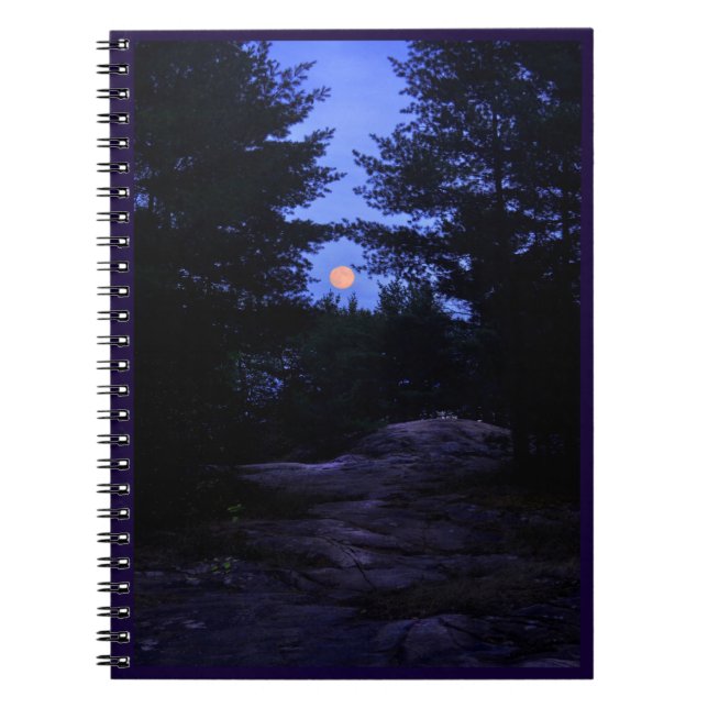 Monte-lune dans le carnet de campagne de la maison (Devant)