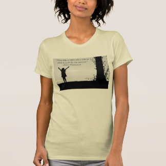 Montessori Zitat, das gegen Unabhängigkeit hilft T-Shirt