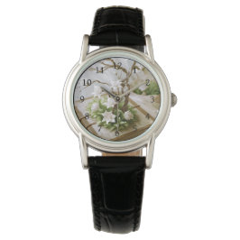 Montre Arbre à fleurs qui pousse à partir d'un livre