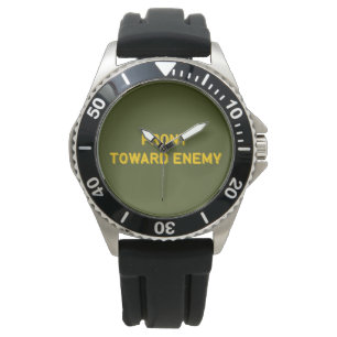 MONTRE AVANT VERS L'ENNEMI