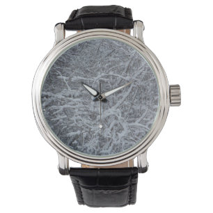Montre bloquée par la neige