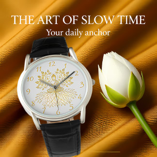 Montre Bouddha d'or Entouré par la nature.