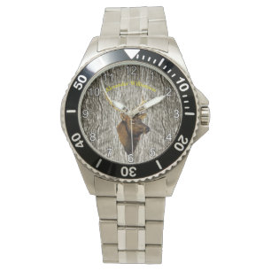 Montre Bull Elk sur Rustic Wood arrière - plan