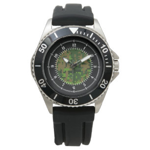 Montre Camouflage numérique vert à l'état boisé