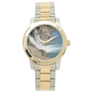 Montre Cascade turque Duden avec mer Méditerranée