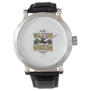 Montre Chemise de typographie de foi vintage Dieu est à l