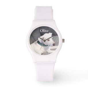 Montre Chien blanc mignon portant Écharpe verte Amateurs