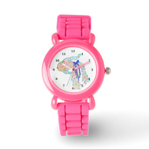 Montre de jeune fille avec un poisson Imaginaire