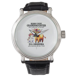 Montre Derrière Chaque Petite-Fille Qui Croit En Elle-Mêm