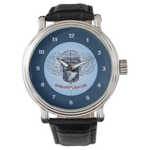 Montre Eagles criard avec des ailes de saut