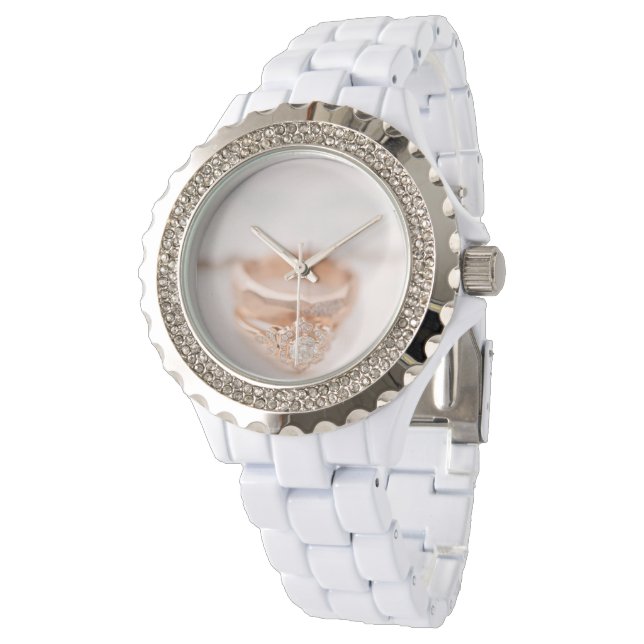 Montre femme avec anneau fiançailles (Incliné)